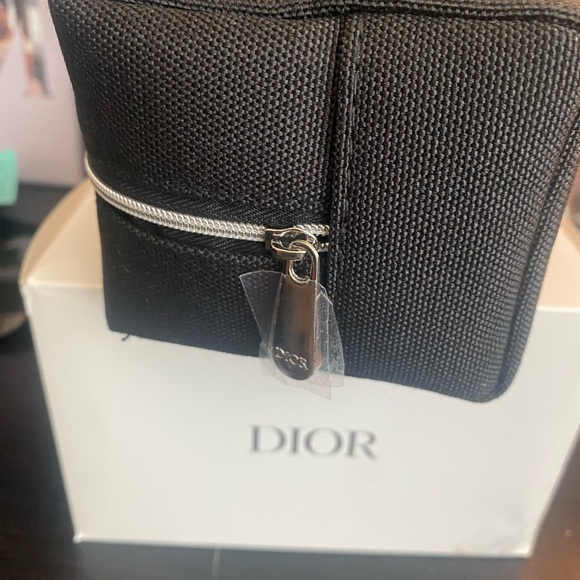 Dior Textured Pouch - Picture 4 of 5